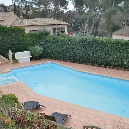 度假居 Three-bedroom Holiday In *