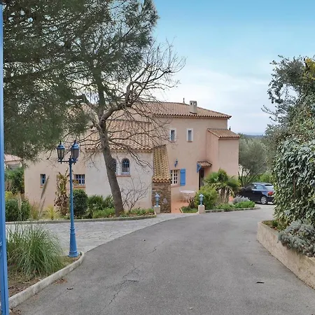 Three-bedroom Holiday In