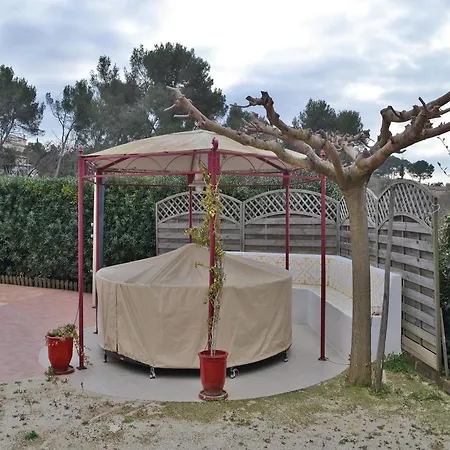 Three-bedroom Holiday In Holiday home *