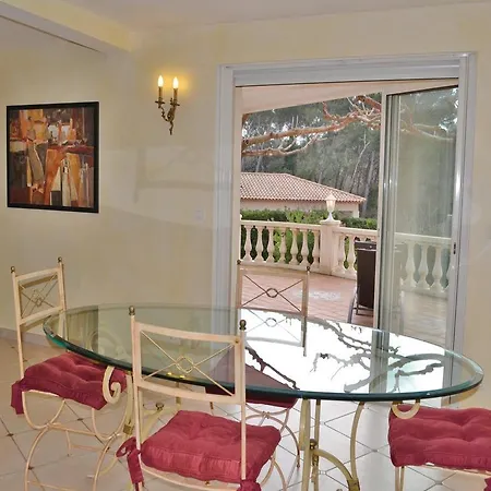 Three-bedroom Holiday In Holiday home Le Brusc