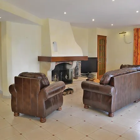 Three-bedroom Holiday In Holiday home Le Brusc