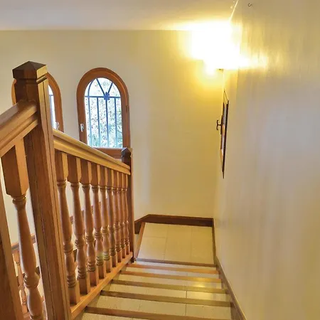 Three-bedroom Holiday In * 勒布鲁茨