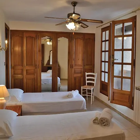 Three-bedroom Holiday In *