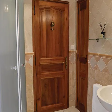 Three-bedroom Holiday In