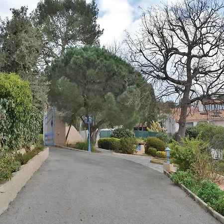 Three-bedroom Holiday In